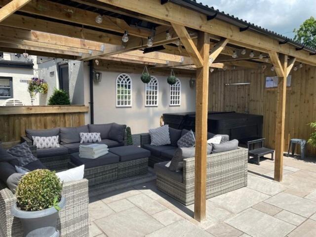 Llandegla The Grousemoor - North Wales Luxury 7 Bedroom Holiday Rental מראה חיצוני תמונה